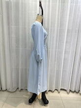 Elegantes französisches Kleid, tief ausgeschnitten, V-Ausschnitt, hohe Taille, Baumwoll-Leinen-Kleid
